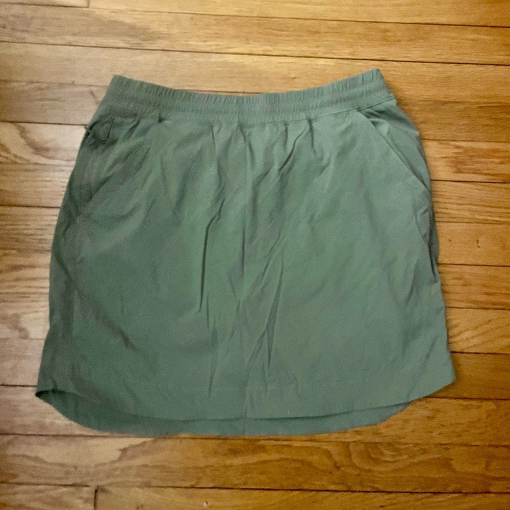 Duluth Trading Co Olive Skort